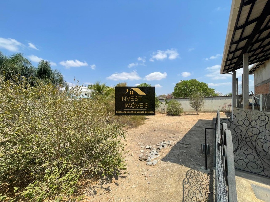 Excelente oportunidade: Casa à venda em Florestal-MG, bairro Nossa Senhora Aparecida - 2 quartos, 1 sala, 1 banheiro, 9 vagas, 450m².
