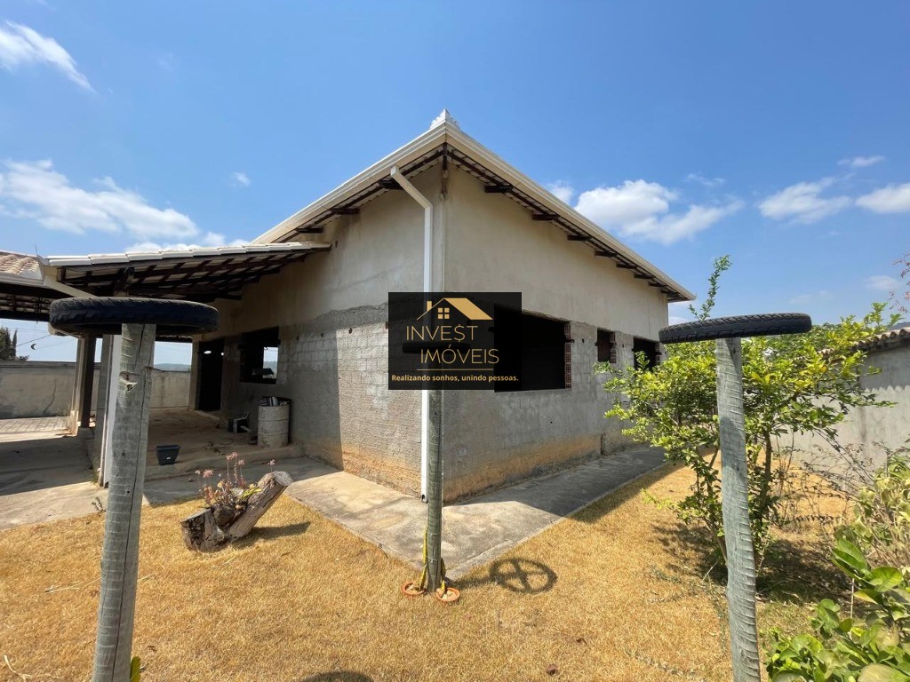 Excelente oportunidade: Casa à venda em Florestal-MG, bairro Nossa Senhora Aparecida - 2 quartos, 1 sala, 1 banheiro, 9 vagas, 450m².