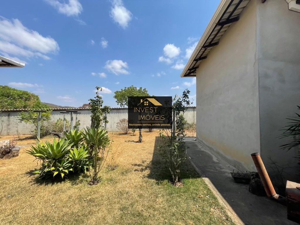 Excelente oportunidade: Casa à venda em Florestal-MG, bairro Nossa Senhora Aparecida - 2 quartos, 1 sala, 1 banheiro, 9 vagas, 450m².