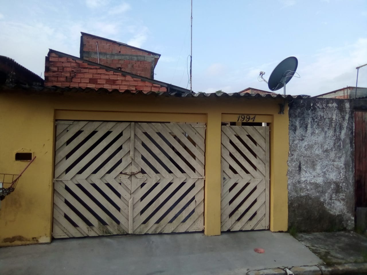 CASA RESIDENCIAL em MONGAGUÁ - SP, BAIRRO JUSSARA