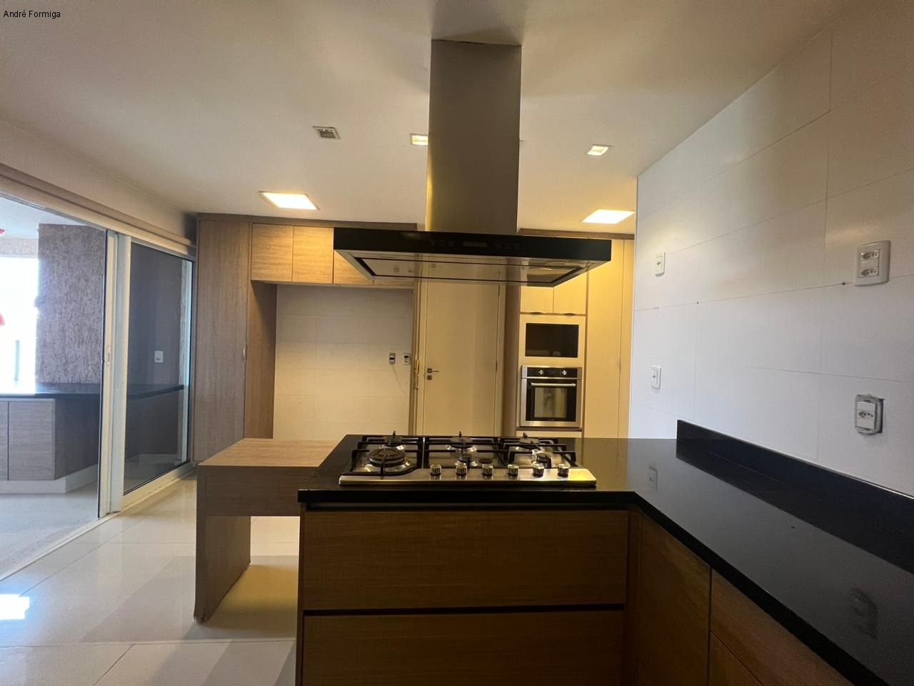 Apartamento à venda com 4 quartos, 242m² - Foto 7