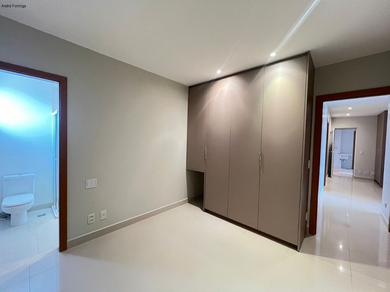 Apartamento à venda com 4 quartos, 216m² - Foto 21