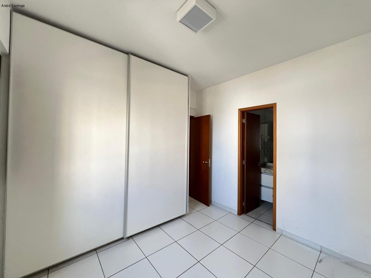 Apartamento à venda com 2 quartos, 66m² - Foto 1