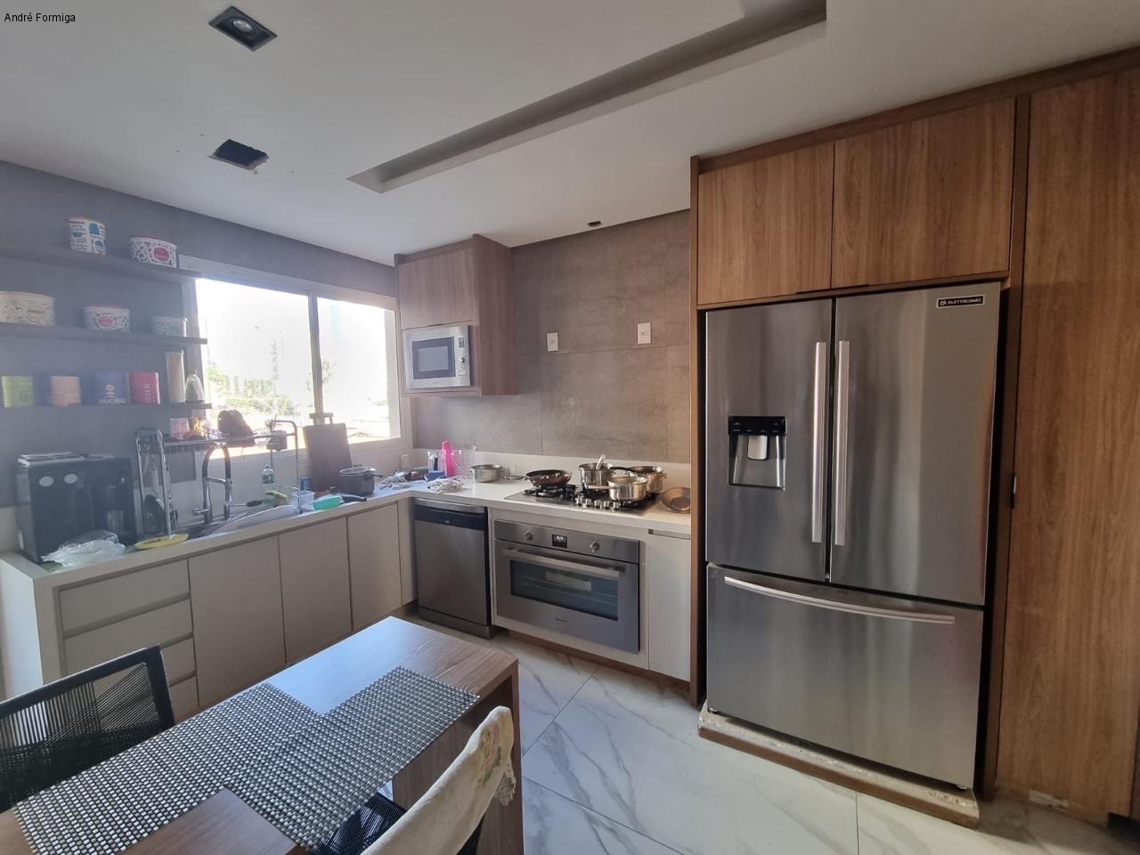 Apartamento para alugar com 5 quartos, 226m² - Foto 3