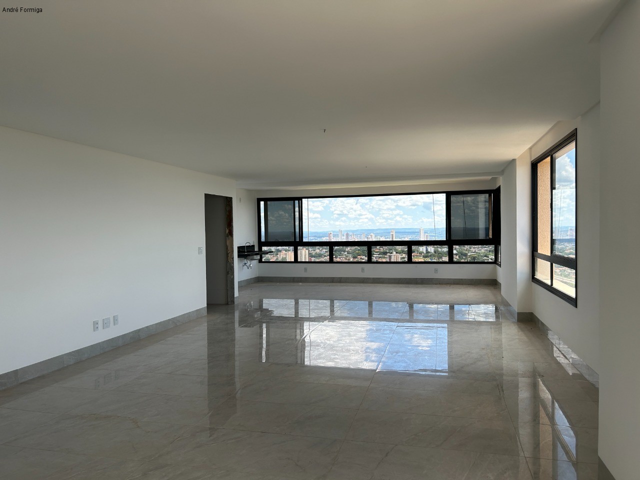 Apartamento à venda com 4 quartos, 235m² - Foto 7