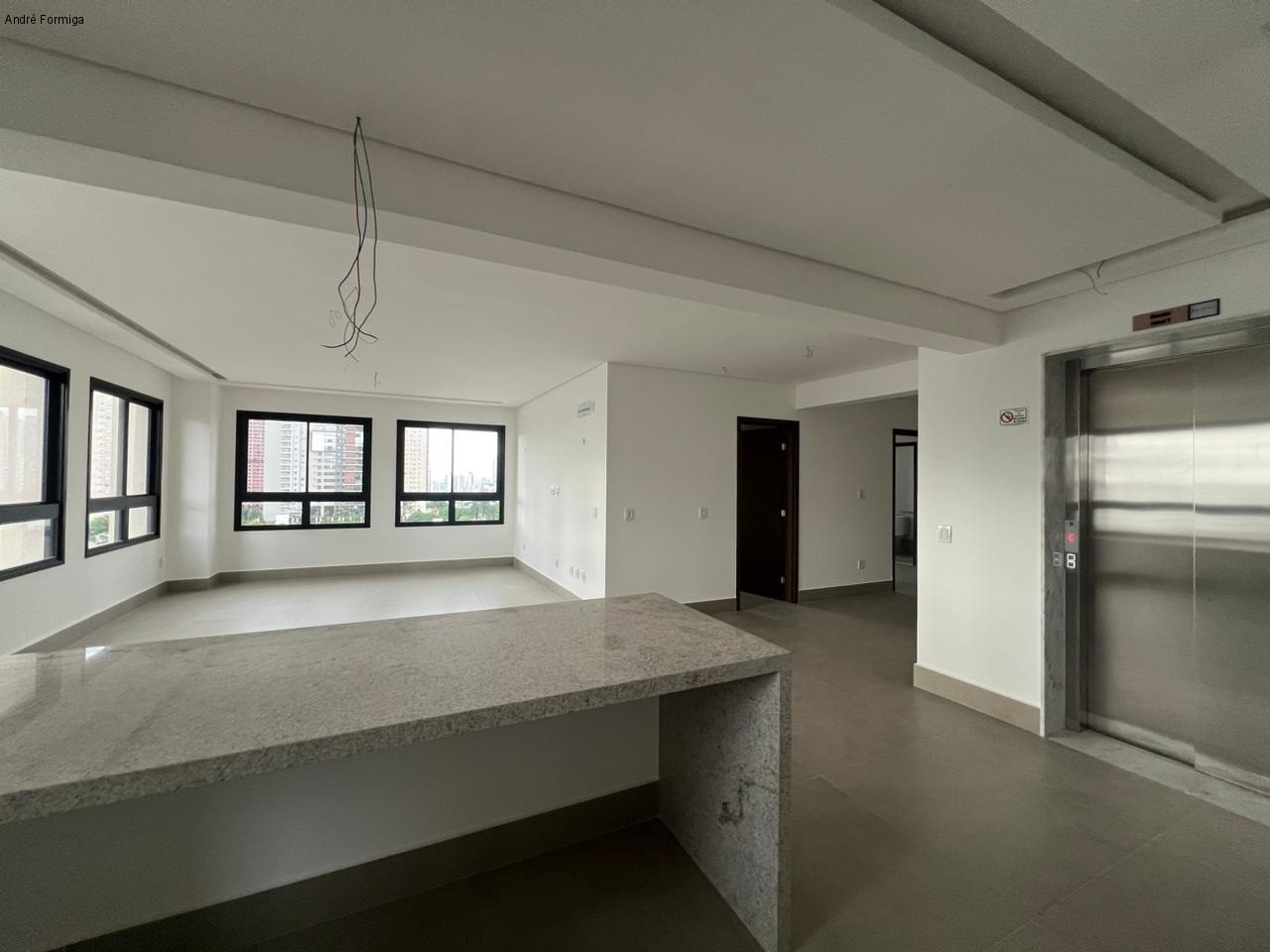 Apartamento à venda com 3 quartos, 137m² - Foto 3