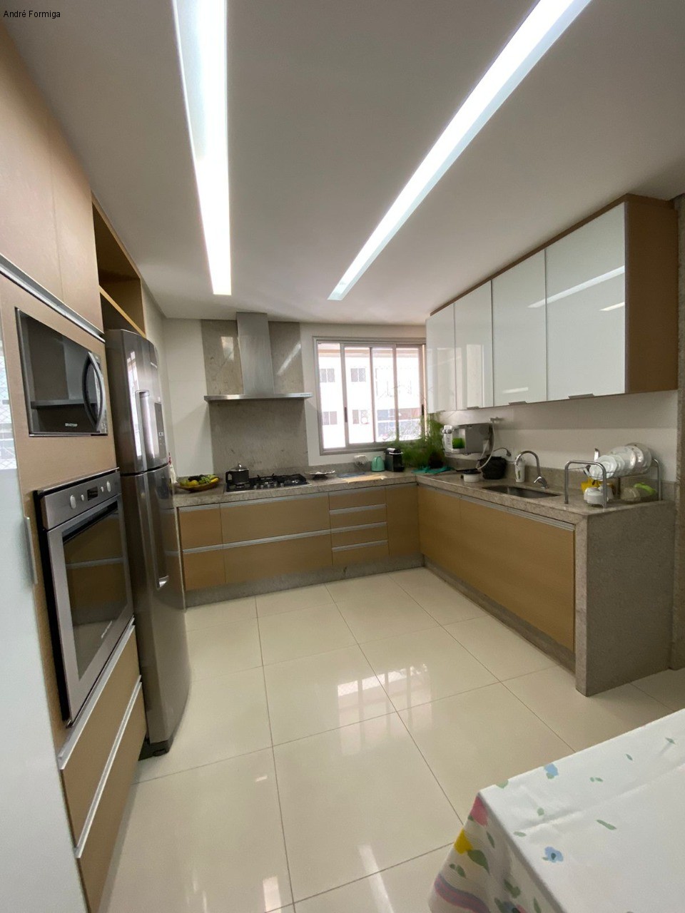 Apartamento à venda com 3 quartos, 208m² - Foto 26