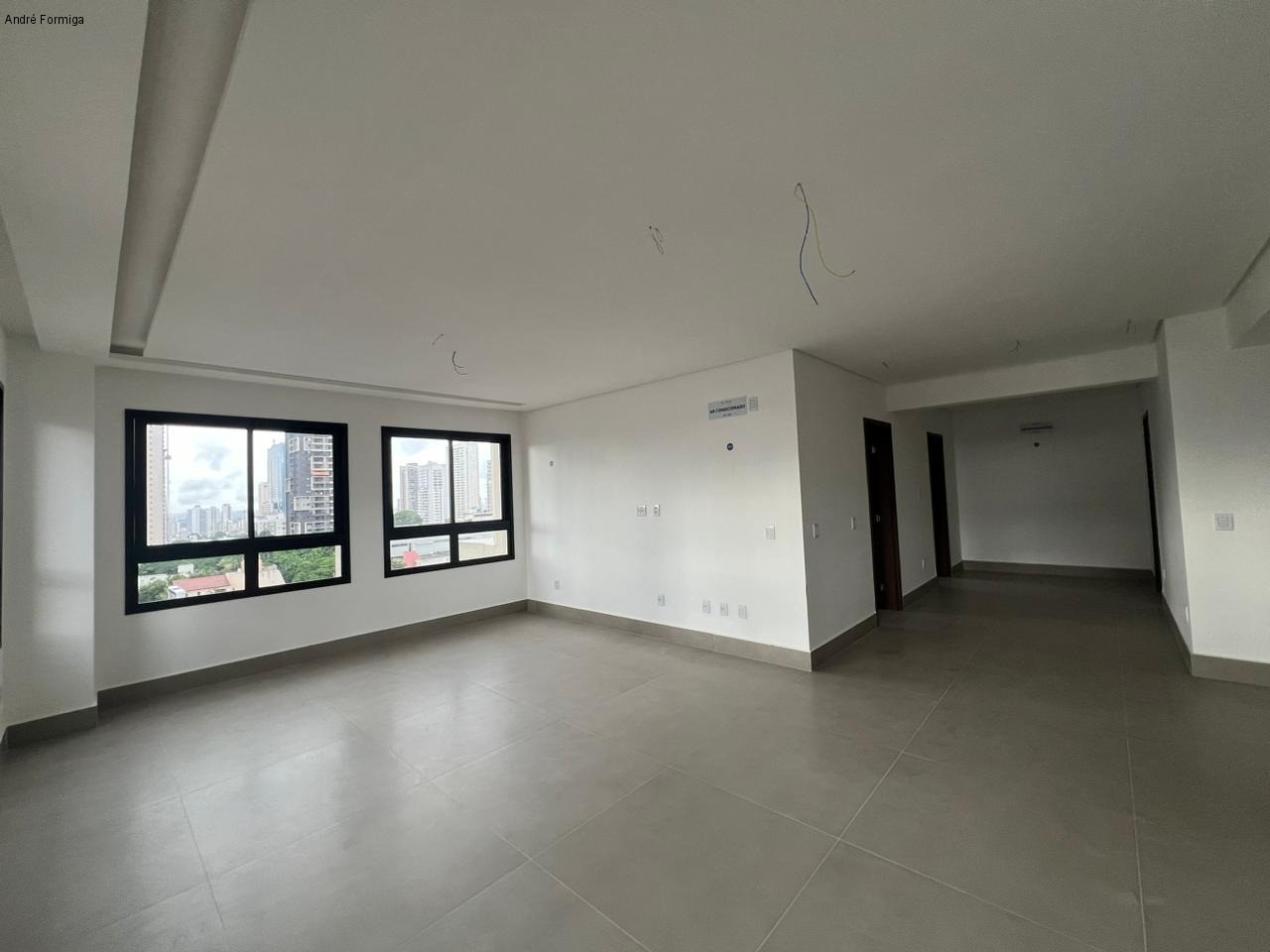 Apartamento à venda com 3 quartos, 137m² - Foto 1