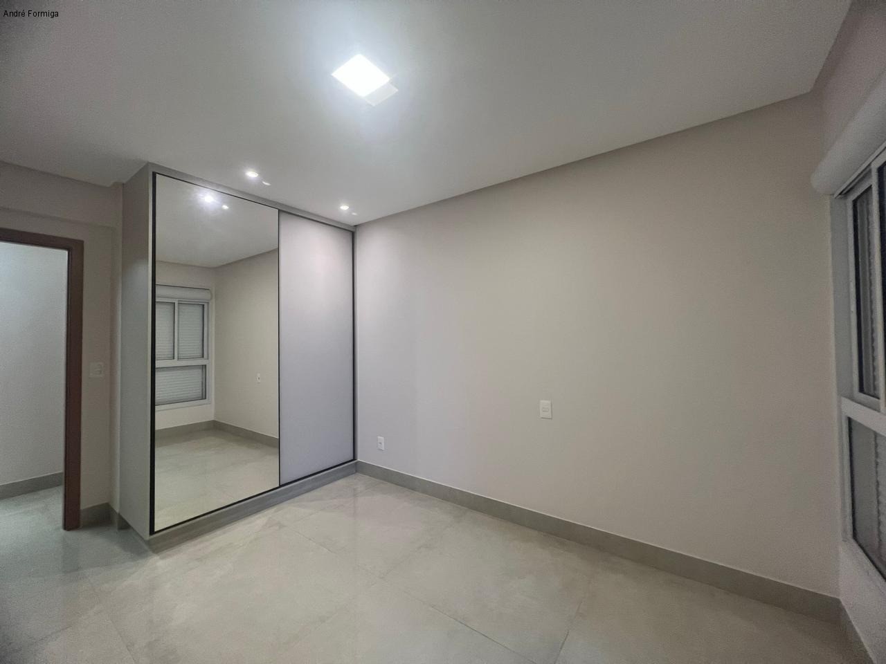 Apartamento à venda com 4 quartos, 226m² - Foto 8