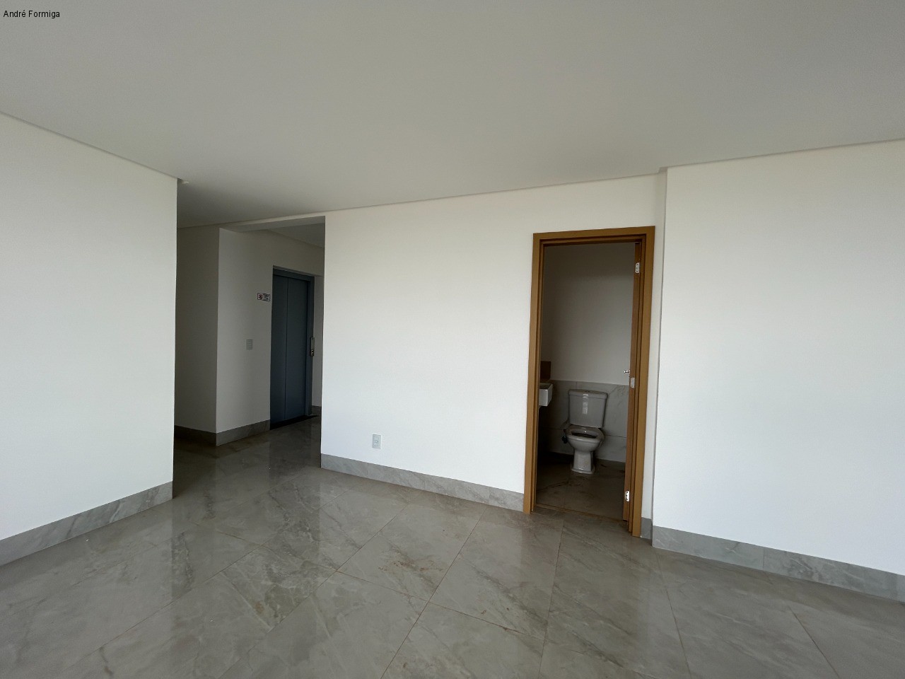 Apartamento à venda com 4 quartos, 235m² - Foto 11