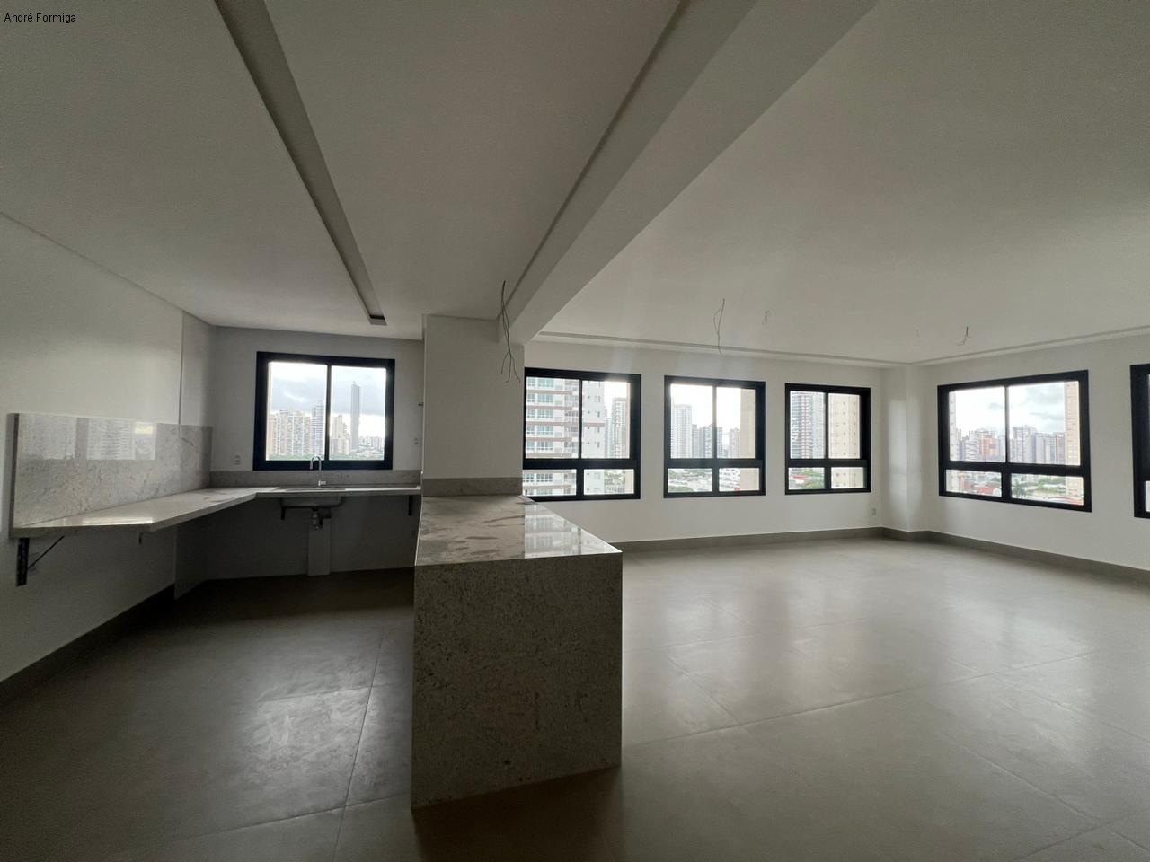 Apartamento à venda com 3 quartos, 137m² - Foto 5