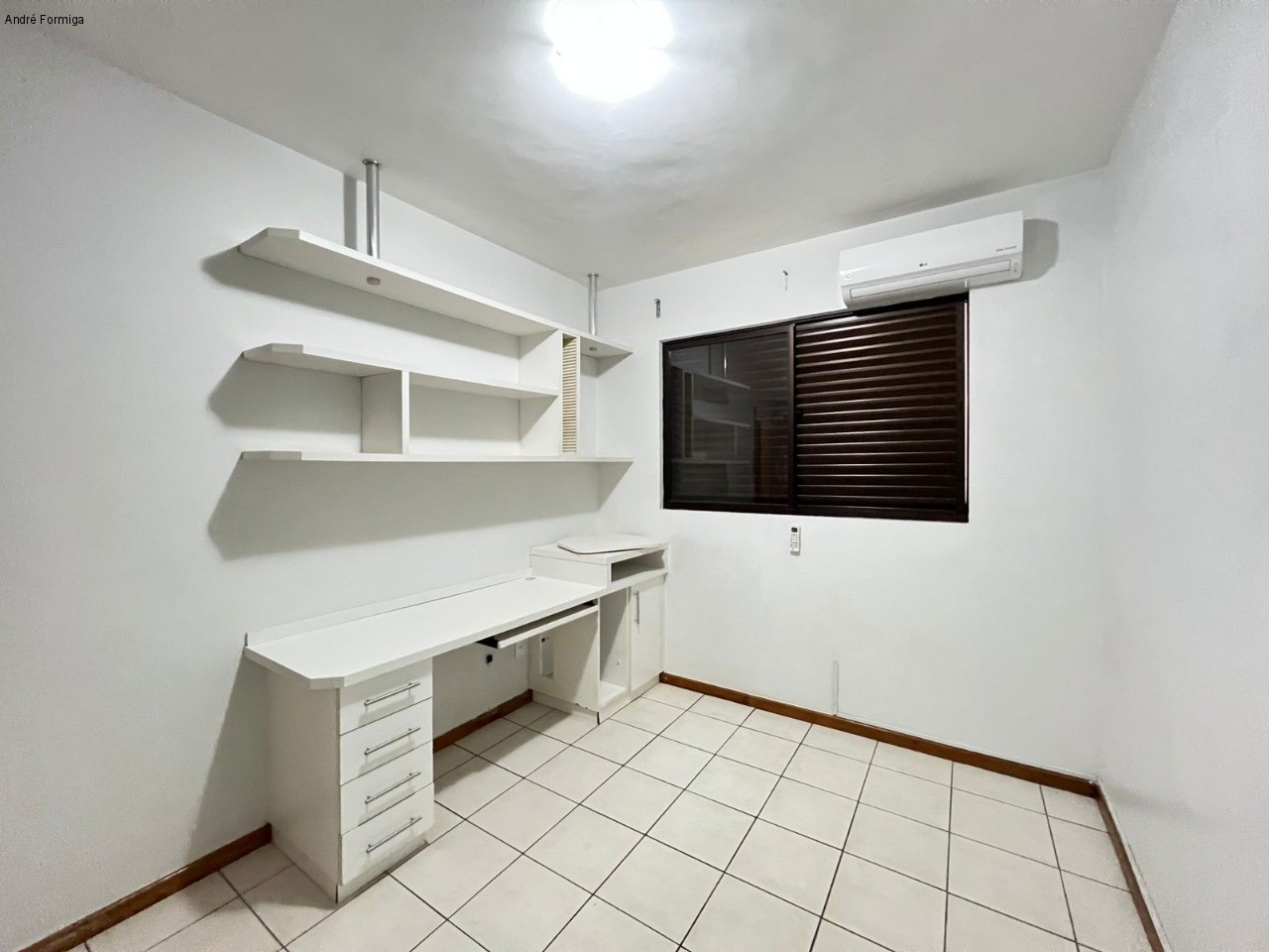 Apartamento à venda com 3 quartos, 121m² - Foto 15