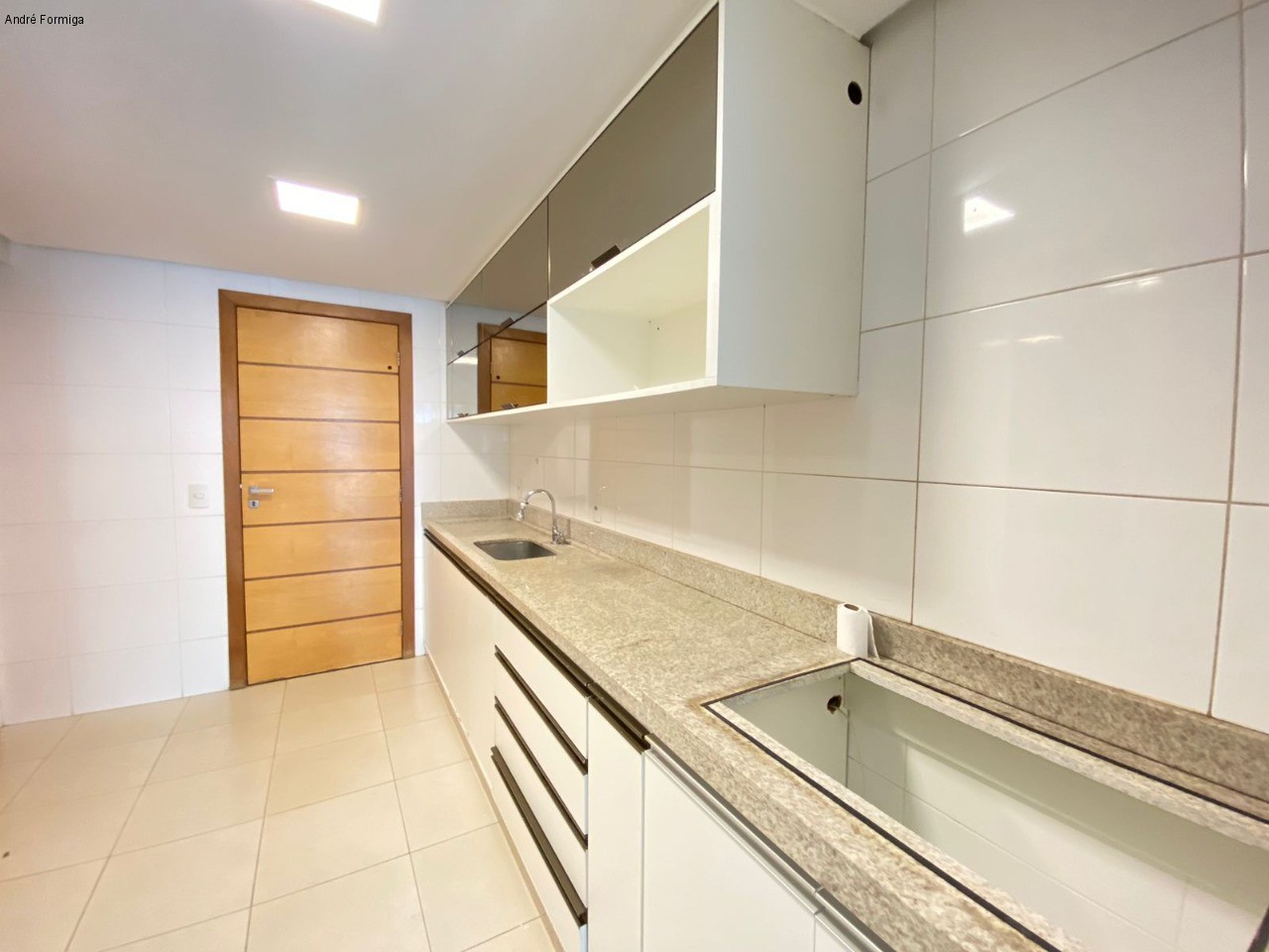 Apartamento à venda com 4 quartos, 117m² - Foto 2