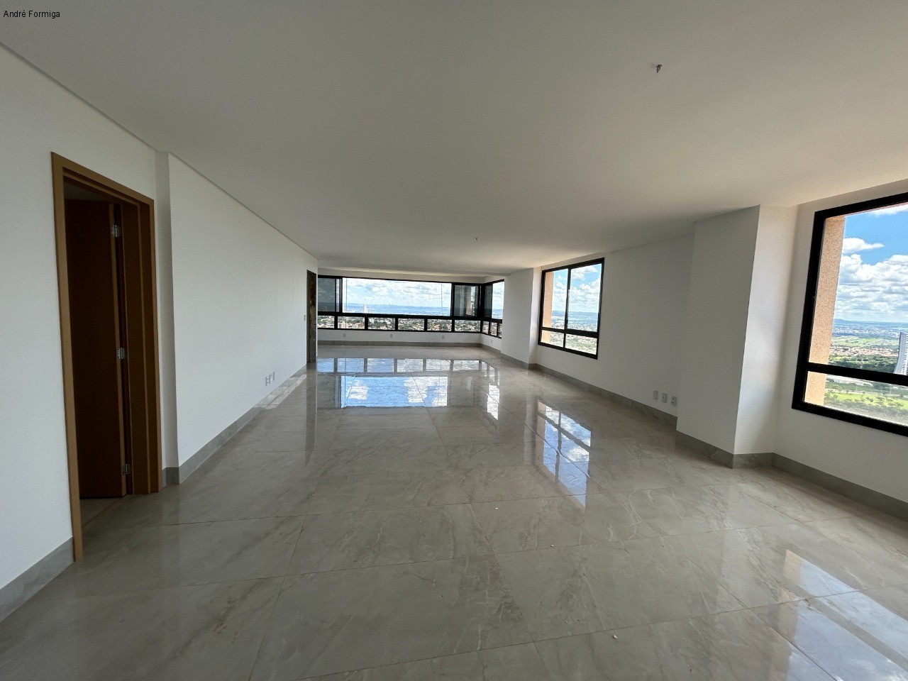 Apartamento à venda com 4 quartos, 235m² - Foto 6