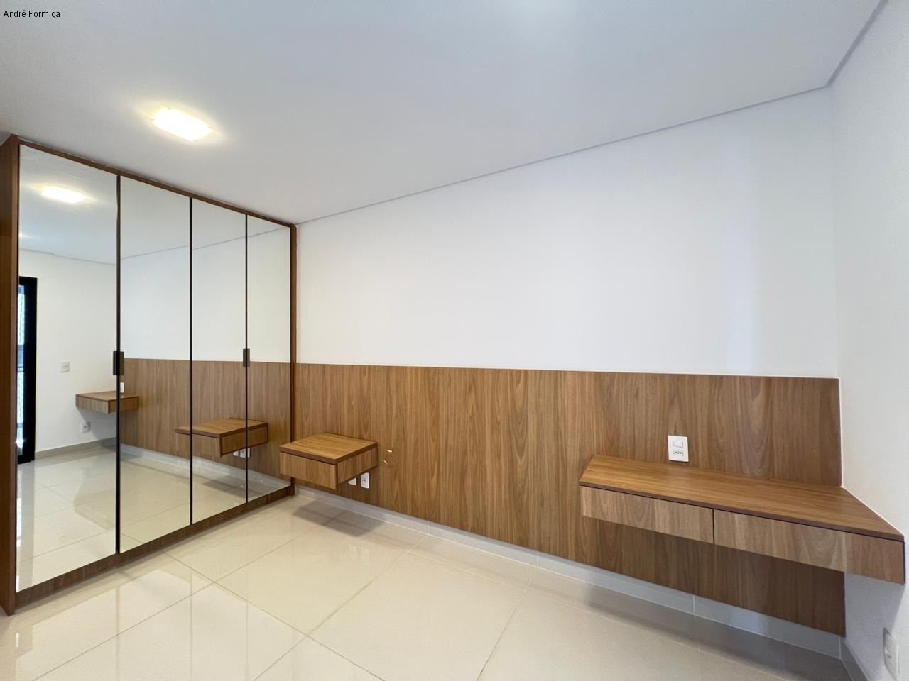 Apartamento à venda com 4 quartos, 221m² - Foto 17