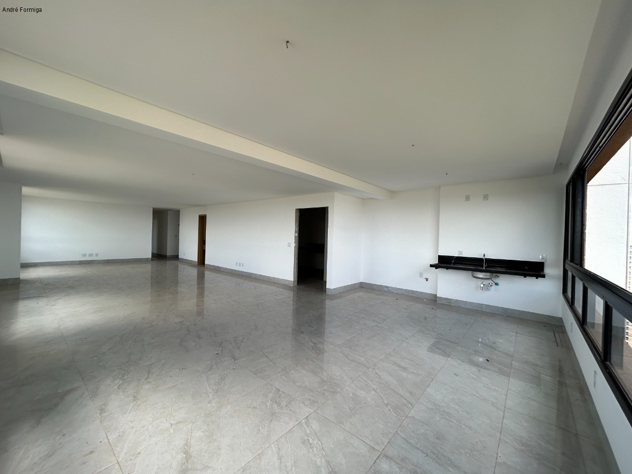 Apartamento à venda com 4 quartos, 235m² - Foto 14