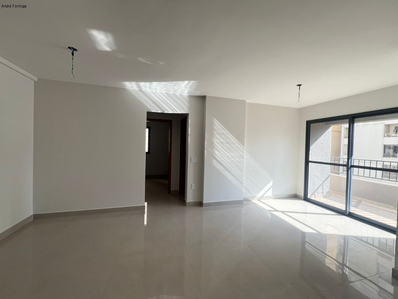 Apartamento à venda com 3 quartos, 90m² - Foto 2