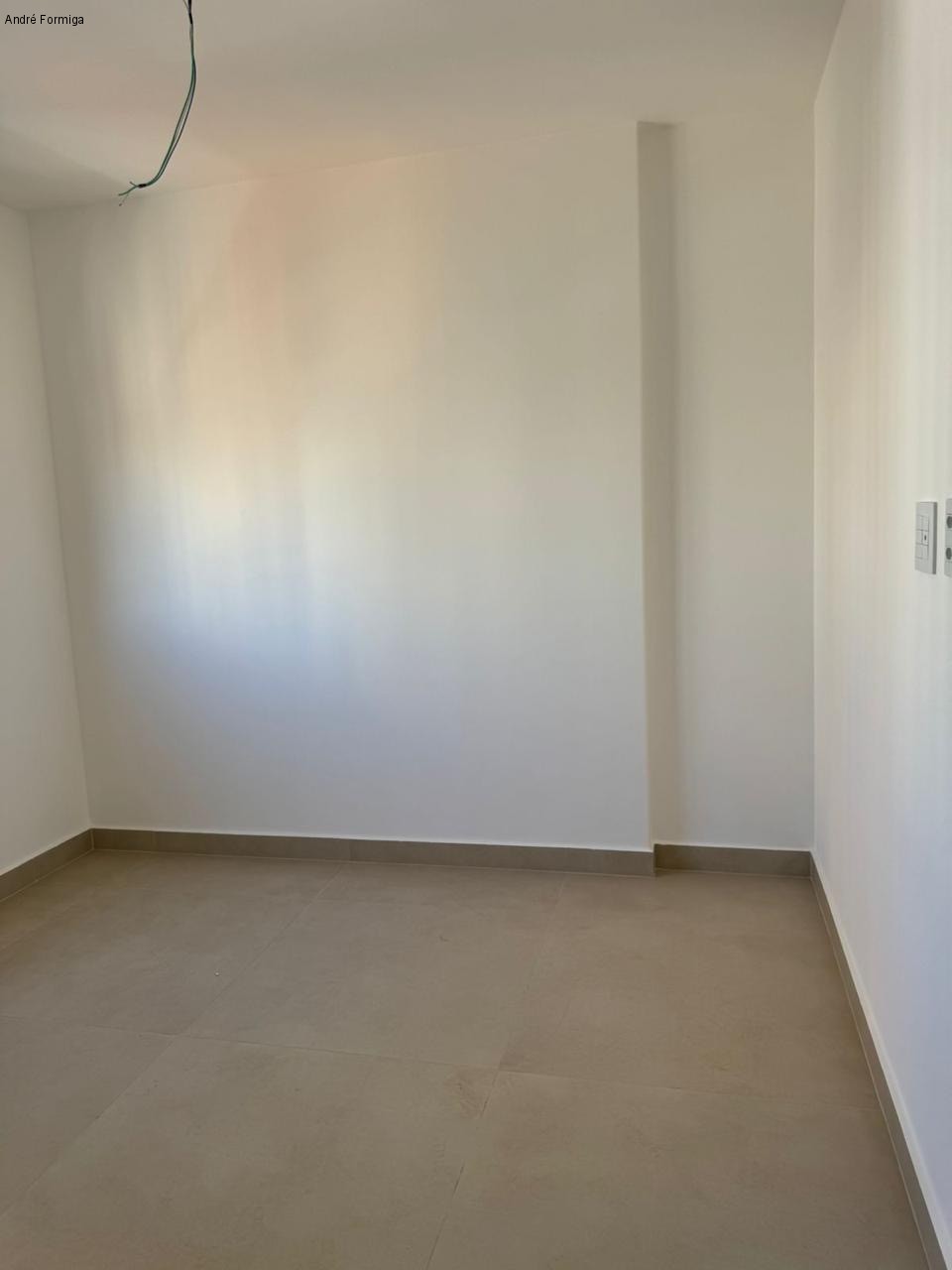 Apartamento à venda com 3 quartos, 130m² - Foto 2