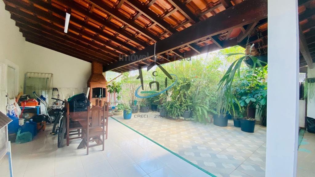 Casa à venda com 4 quartos, 356m² - Foto 1