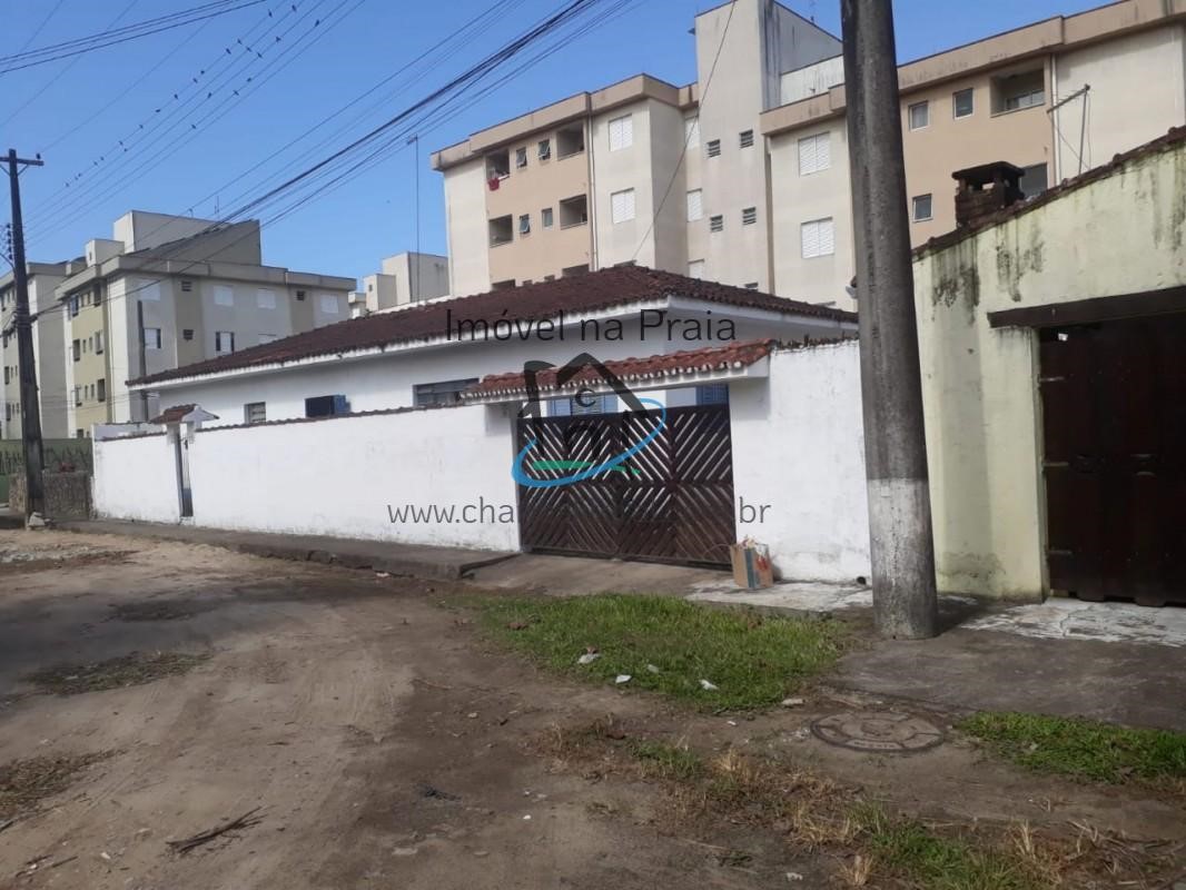 Casa à venda com 5 quartos, 200m² - Foto 1