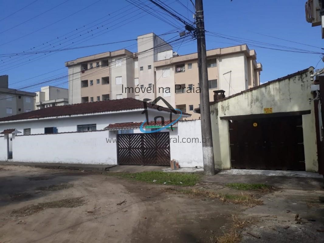 Casa à venda com 5 quartos, 200m² - Foto 2