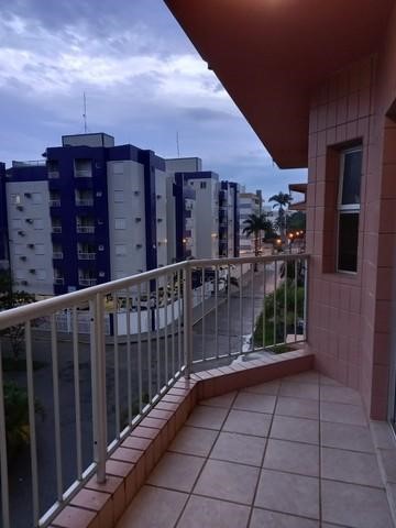 Apartamento à venda com 2 quartos, 95m² - Foto 2