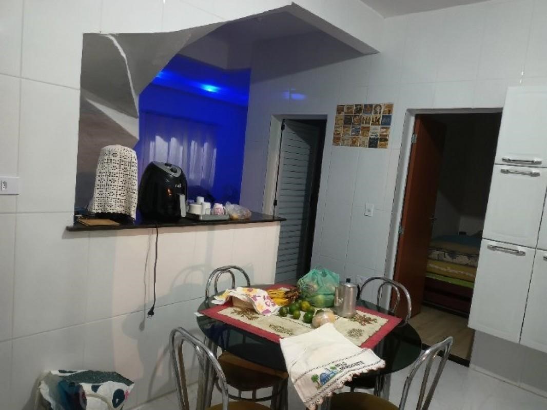 Casa à venda com 4 quartos, 200m² - Foto 9