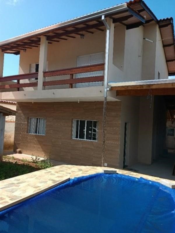 Casa à venda com 4 quartos, 200m² - Foto 1