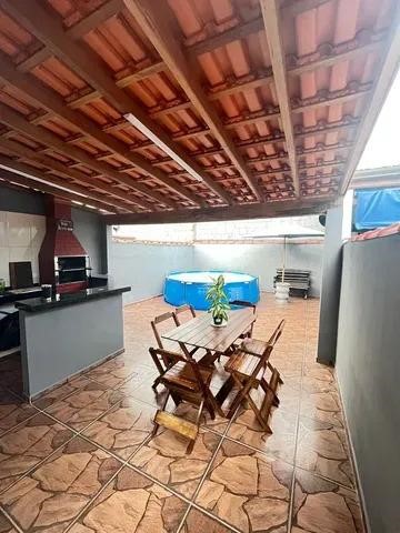 Casa à venda com 2 quartos, 135m² - Foto 1