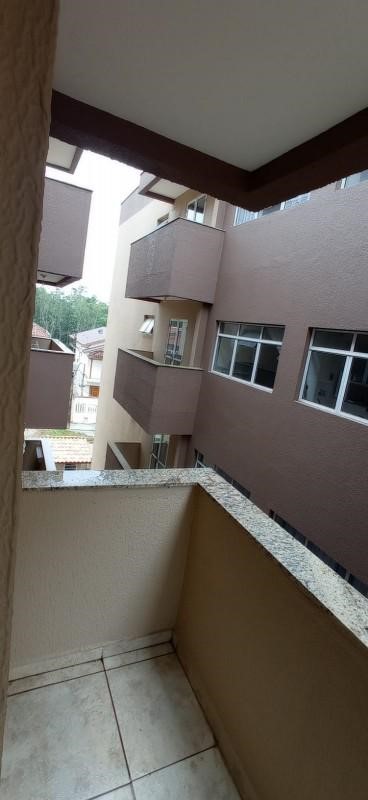 Apartamento à venda com 2 quartos, 80m² - Foto 2