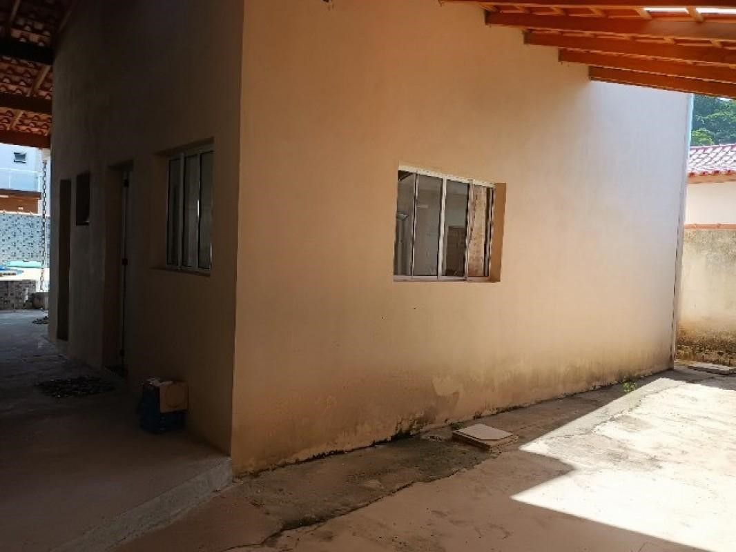 Casa à venda com 4 quartos, 200m² - Foto 4