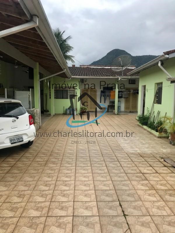 Casa à venda com 2 quartos, 300m² - Foto 2