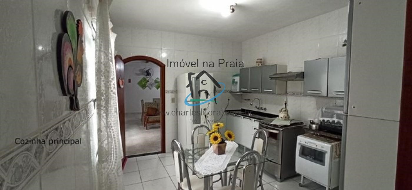 Casa à venda com 3 quartos, 300m² - Foto 8