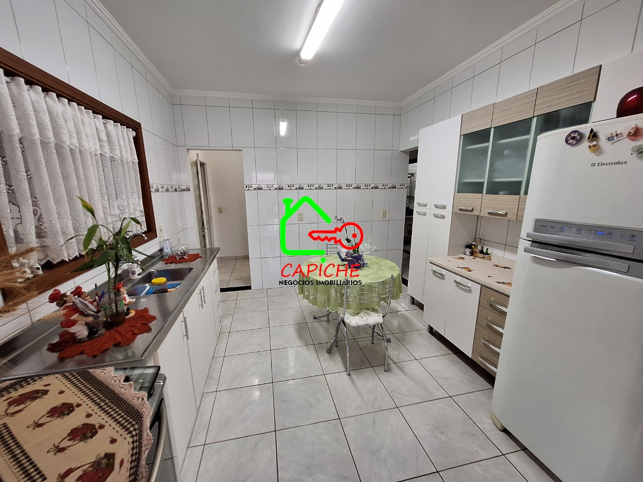 Casa à venda com 3 quartos, 295m² - Foto 8