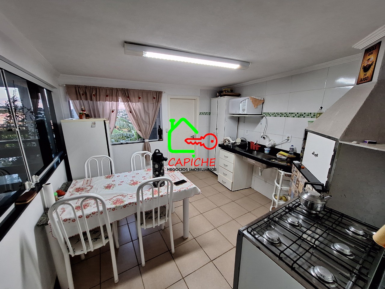 Casa à venda com 3 quartos, 295m² - Foto 3