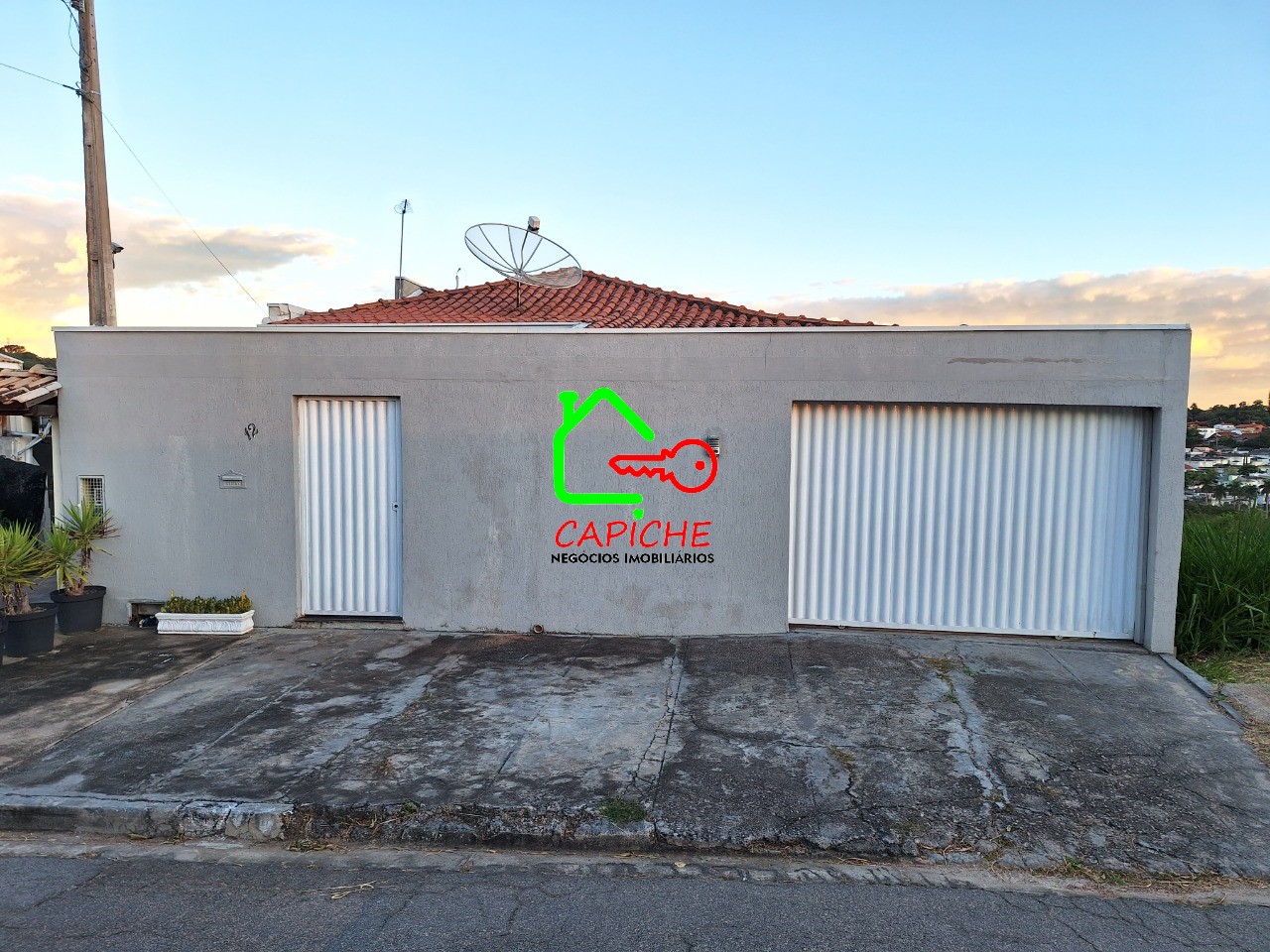 Casa à venda com 3 quartos, 295m² - Foto 2