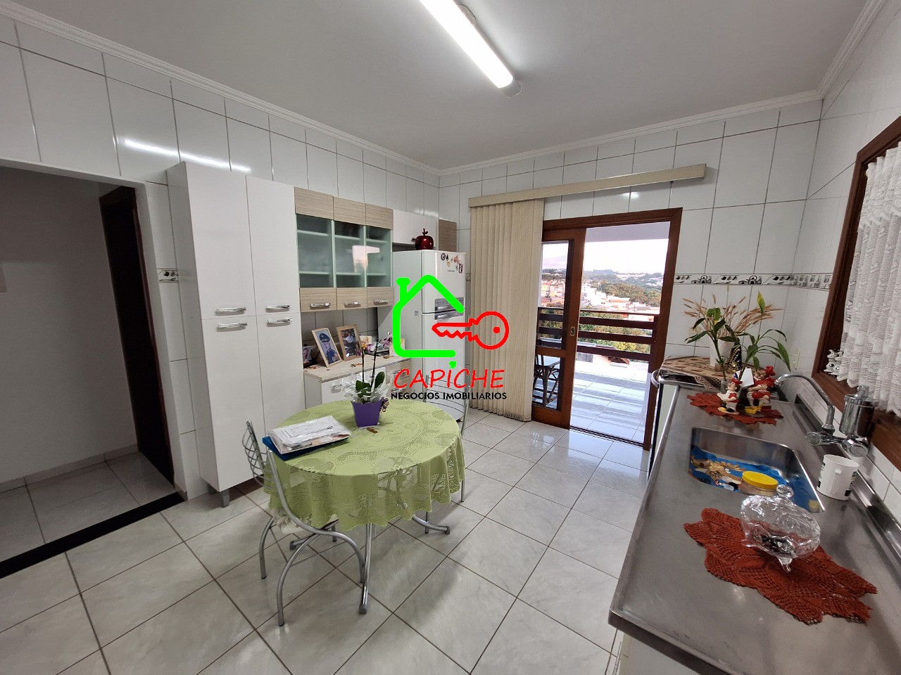 Casa à venda com 3 quartos, 295m² - Foto 4