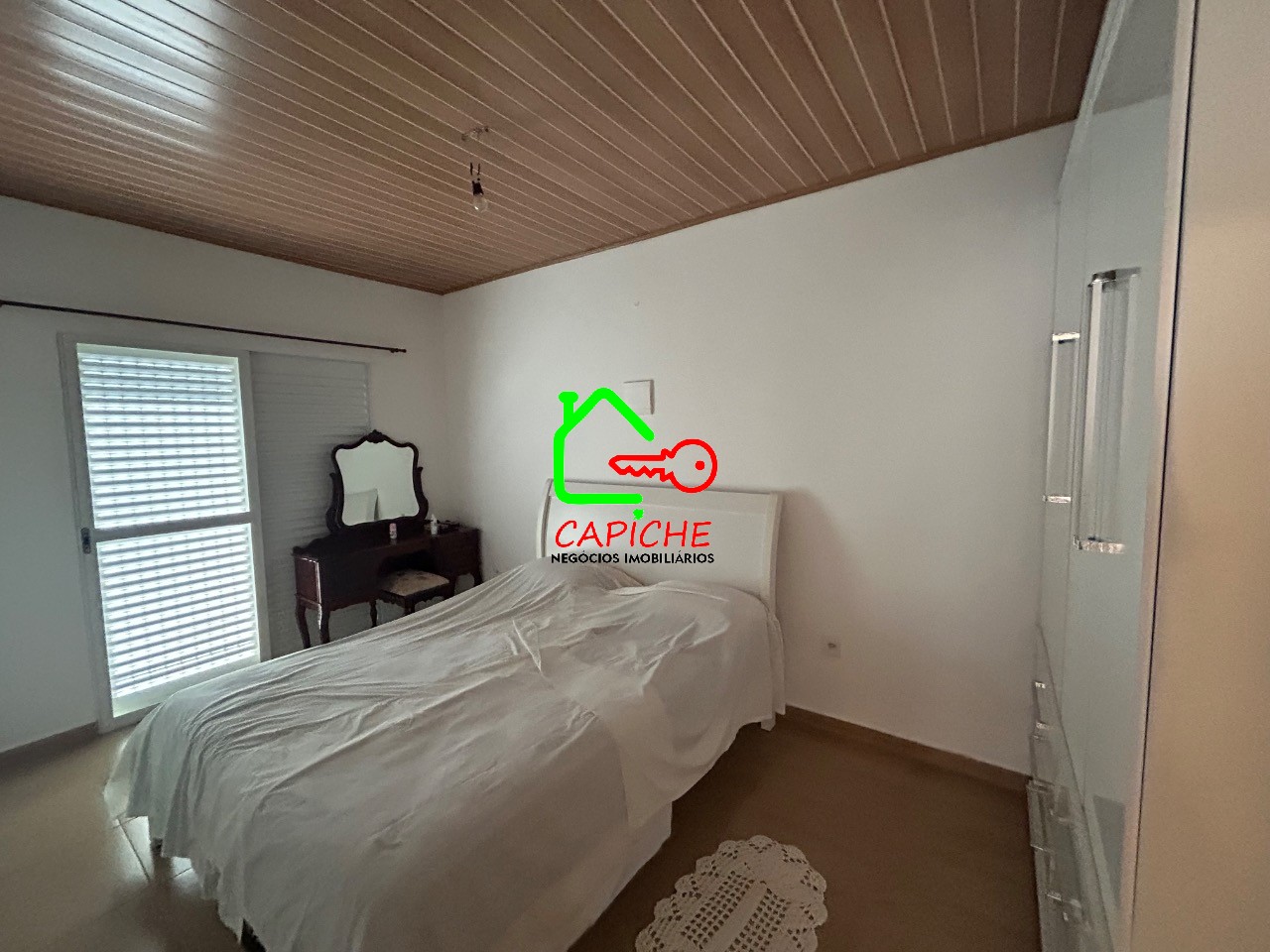 Casa, 4 quartos, 240 m² - Foto 11