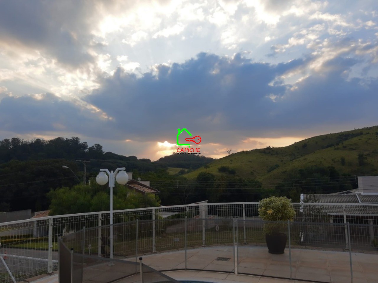 Casa de Condomínio à venda com 3 quartos, 800m² - Foto 1