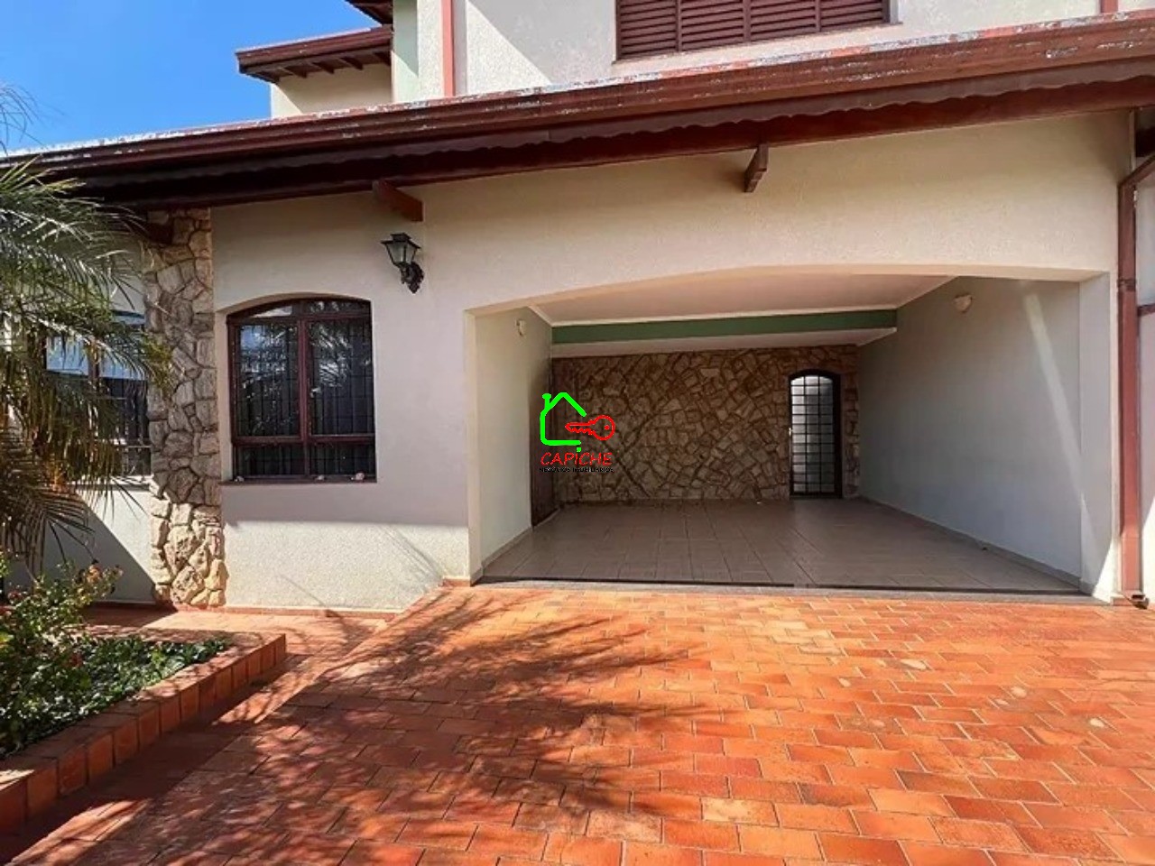 Casa, 3 quartos, 241 m² - Foto 1