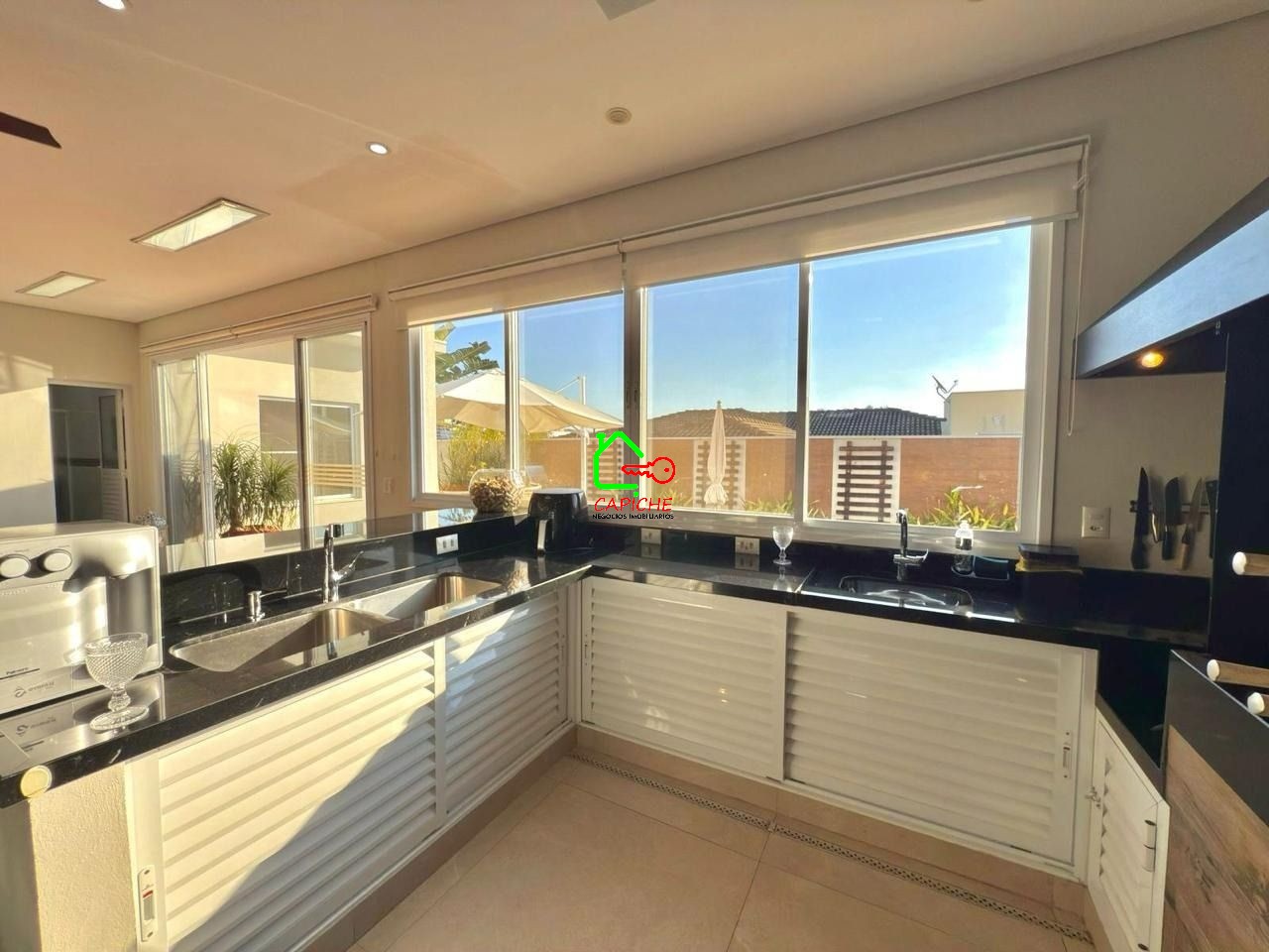 Casa de Condomínio, 4 quartos - Foto 1