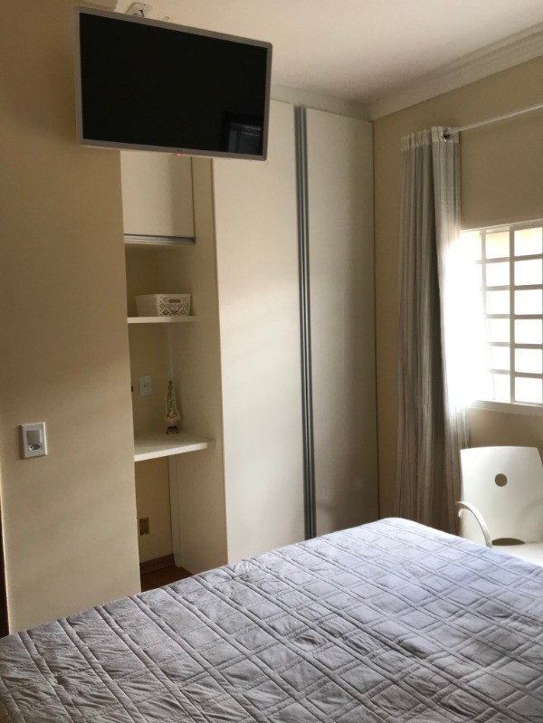 Casa à venda com 3 quartos, 250m² - Foto 12