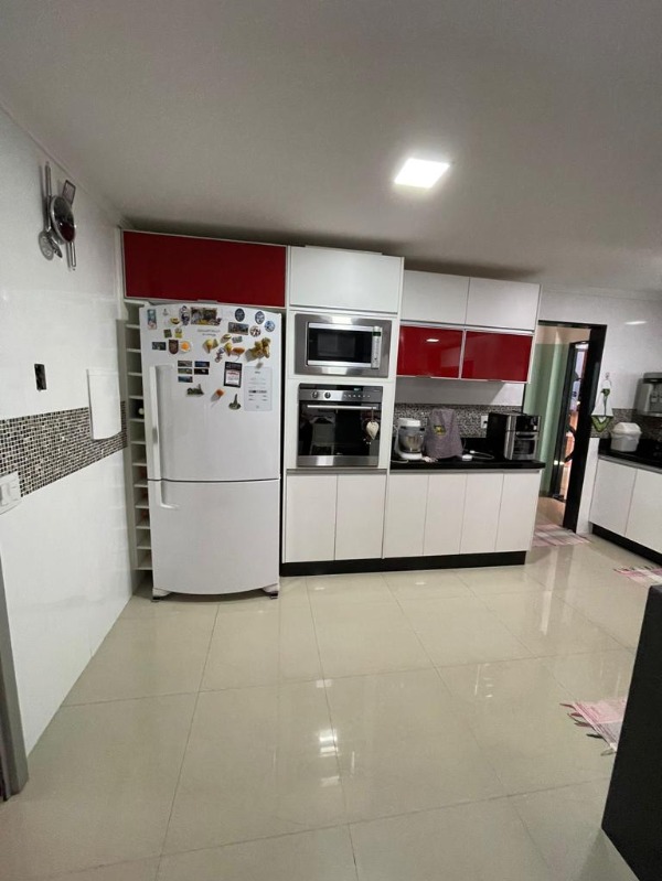 Casa à venda com 6 quartos, 320m² - Foto 11