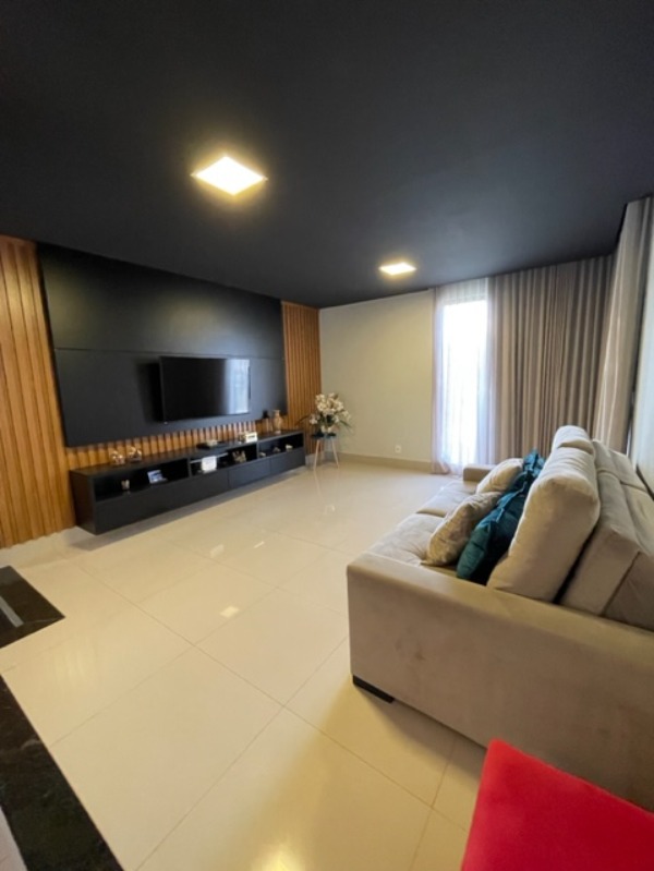 Casa à venda com 4 quartos, 450m² - Foto 4