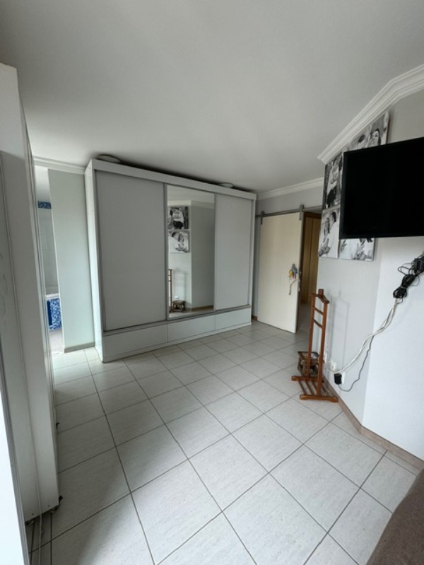 Apartamento à venda com 3 quartos, 127m² - Foto 12