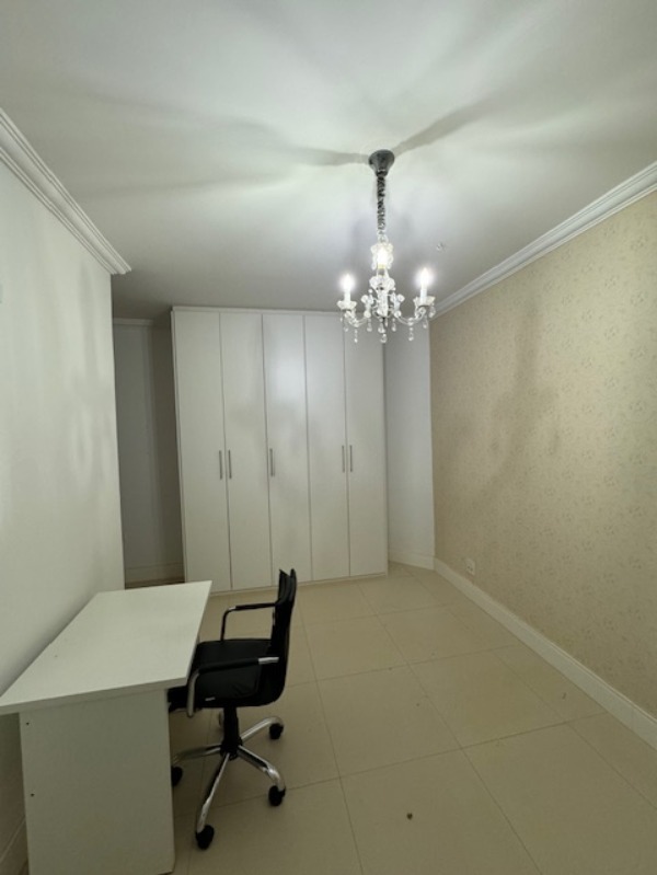 Casa à venda com 5 quartos, 586m² - Foto 14