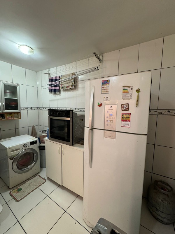 Apartamento à venda com 2 quartos, 64m² - Foto 8