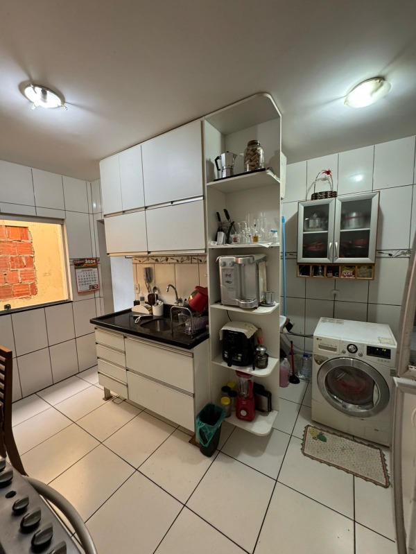 Apartamento à venda com 2 quartos, 64m² - Foto 3