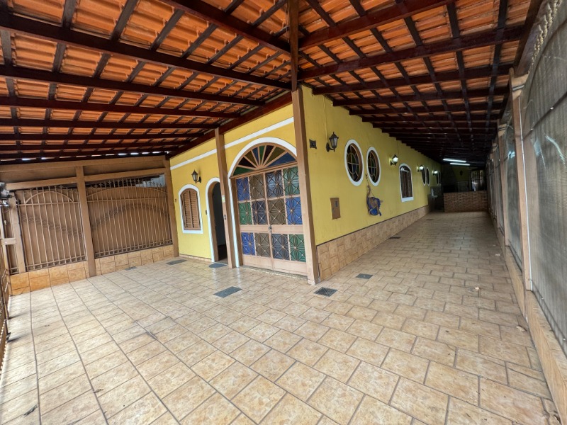 Casa, 3 quartos, 220 m² - Foto 2