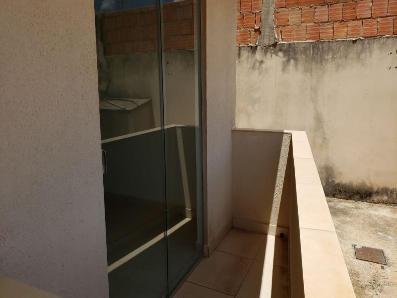 Apartamento à venda com 2 quartos, 63m² - Foto 3